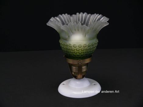 Jugendstil Deckenlampe mit Porzellanfuß und gebrauchten Blütenschirm Griffrand 6cm 1xE27/60W, gedreht