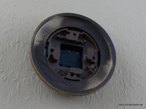 Preview: Garby Aus-Wechsel Porzellandrehschalter weiß im Einfachrahmen Porzellan weiß von hinten