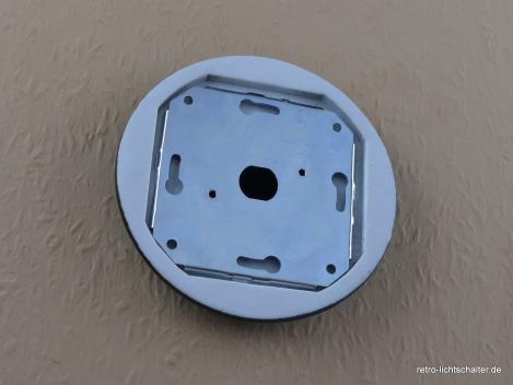 Preview: Garby Schukosteckdose Porzellan schwarz im Einfachrahmen Porzellan schwarz, von hinten