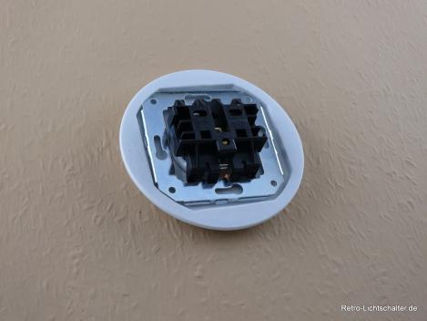 Preview: Garby Colonial Schukoporzellansteckdose weiß im Einfachrahmen Porzellan weiß 16A/250VAC von hinten