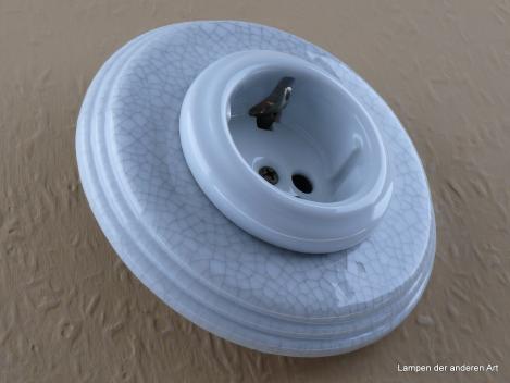 Garby Colonial Schukoporzellansteckdose weiß im Einfachrahmen Porzellan craquelé 16A/250VAC