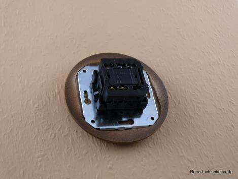 Preview: Garby Colonial Aus-Wechsel Porzellandrehschalter schwarz im Einfachrahmen Holz Buche gealtert Knebel Retro schwarz von hinten