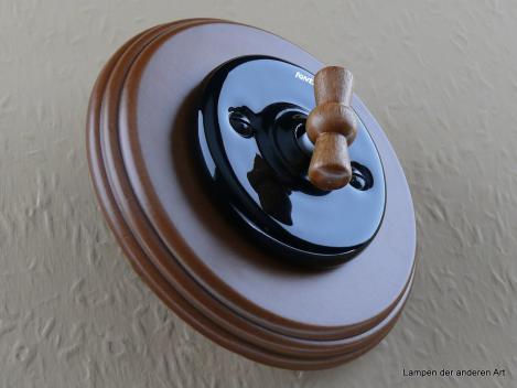 Garby Colonial Aus-Wechsel Porzellandrehschalter schwarz im Einfachrahmen Holz Buche honigfarben Knebel Buche honigfarben