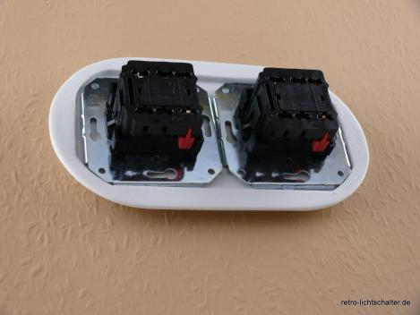 Preview: Garby Colonial 2fach Kombination, zwei Aus-Wechsel-Porzellandrehschalter weiß,  Knebel Porzellan weiß Retroform, von hinten