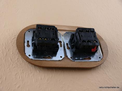 Preview: Garby Colonial 2fach Kombination, 2fach Rahmen Holz Buche gealtert, zwei Aus-Wechsel-Porzellandrehschalter weiß,  Knebel Porzellan weiß, von hinten