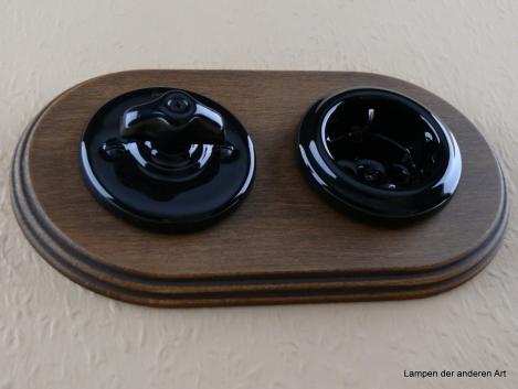 Preview: Garby Colonial 2fach Kombination Rahmen Massivholz Buche gebeizt, Aus-Wechsel-Porzellandrehschalter schwarz,  Knebel Porzellan schwarz Retroform, Steckdoseneinsatz Porzellan schwarz