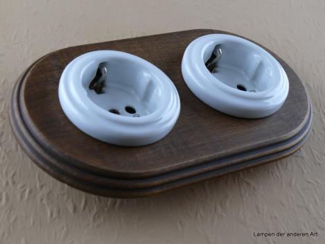 Garby Colonial 2fach Steckdose Porzellan weiß, 2fach Rahmen Holz Buche gealtert, seitlich