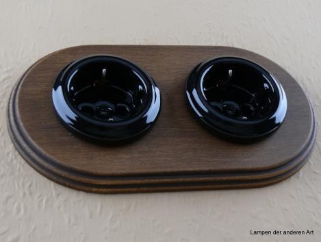 Preview: Garby Colonial 2fach Steckdose Porzellan schwarz, 2fach Rahmen Holz Buche gealtert