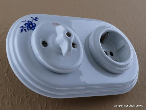 Garby Colonial 2fach Kombination, Aus-Wechsel-Porzellandrehschalter weiß,  Knebel Porzellan retro weiß, Steckdoseneinsatz Porzellan weiß, seitlich