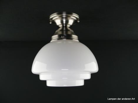 Kompakte Art Deco Deckenleuchte aus Messing matt vernickelt , Schirm Glas weiß opal,  bauchig, im unteren Teil getreppt, Griffrand 8cm 1xE27/40W
