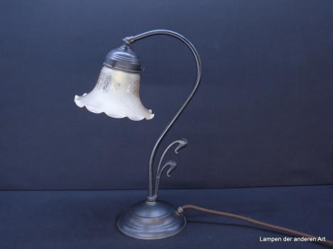 Jugendstil Nachttischlampe Messing schwarz-braun patiniert mit champagnerfarbenen Dekorschirm mit geätzten Motiven 1xE27/40W