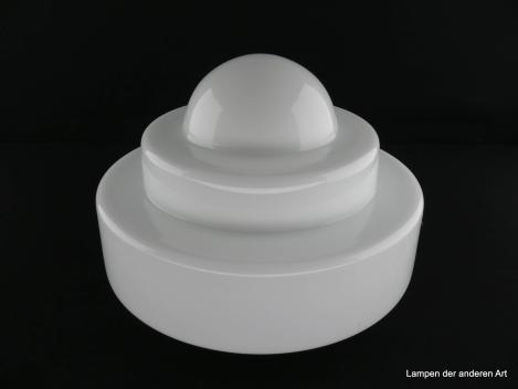 Art Deco Lampenschirm, Originale dieser Zeit dienten als Vorlage, Glas glänzend weiß, dreifach verjüngend gestuft, endet final in einer Halbkugel, Reproduktion angelehnt an die Formensprache des Art Deco,  Nostalgieglas D: 22cm, H: 15cm, Griffrand 10cm