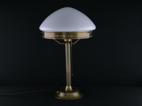 Pilzleuchte im Jugendstil aus Messing goldbraun patiniert mit opal weißem mittig spitz zulaufendem Kuppelschirm, Auflagering mit umlaufendem Perlfries und Ornamenten, 1xE27/60W