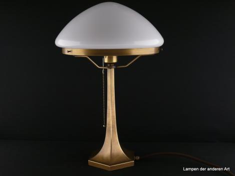 Pilzleuchte im Jugendstil aus Messing goldbraun patiniert, opal weißer Kuppelschirm 1xE27/60W