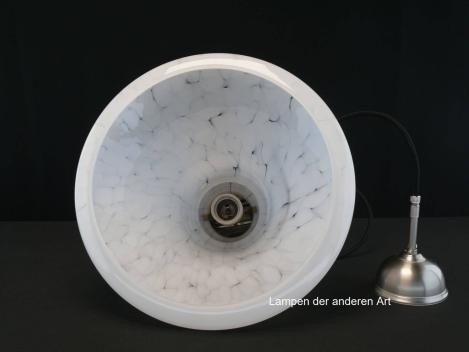 Preview: Pendelleuchte, glockenförmiger weißer Schirm, wolkenartiges Glasdesign, neu verkabelt, schwarzes Textilkabel, Originalhalterung Nickel matt, 1x E27/60W, von unten