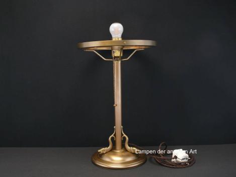 Preview: antike aufgearbeitete Pilzleuchte mit typischem Art Deco Glas, Gestell aus hell patiniertem Messing, Mittelsäule mit drei stilisierten Fabeltieren 1xW27/40W, Detail Gestell