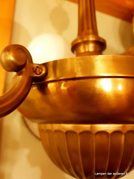 3-flammige Deckenleuchte aus der Zeit des Art-Decos. opale Kugelgläser,komplett restauriert, Detail 2