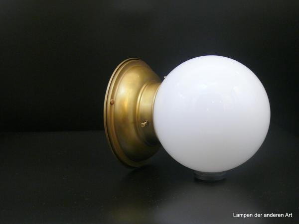 Schlichte Messing Jugendstil Deckenlampe mit weißem Kugelschirm Griff-Rand 8cm 1xE27/40W liegend