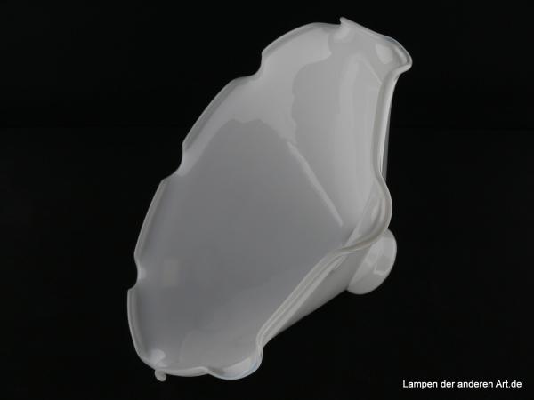 Jugendstil Lampenschirm, Kegel, opal, gelippter Rand, liegend