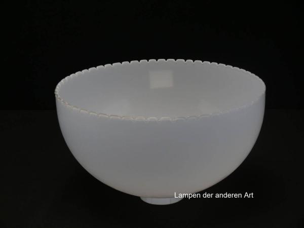 2. Wahl Jugendstil Lampenschirm gezahnt, Zahnung am Rand unterschiedlich, opal weiß, Nostalgie Ersatzglas, D: ca. 24cm, H: ca.11cm, Glashalter Griffrand 6cm, Detail Zahnung