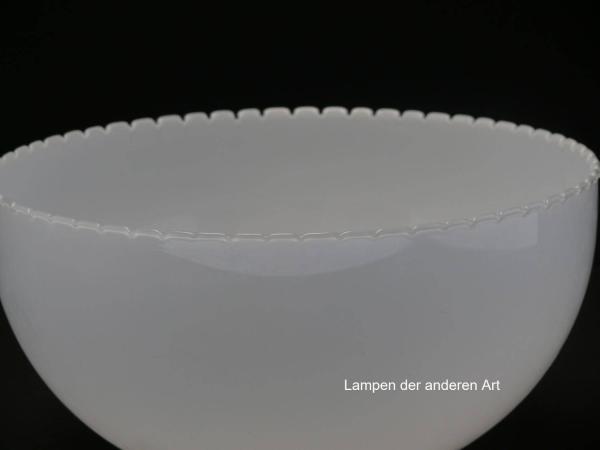 2. Wahl Jugendstil Lampenschirm gezahnt, Zahnung am Rand unterschiedlich hoch, opal weiß, Nostalgie Ersatzglas, D: ca. 24cm, H: ca.11cm, Glashalter Griffrand 6cm, Detail Zahnung