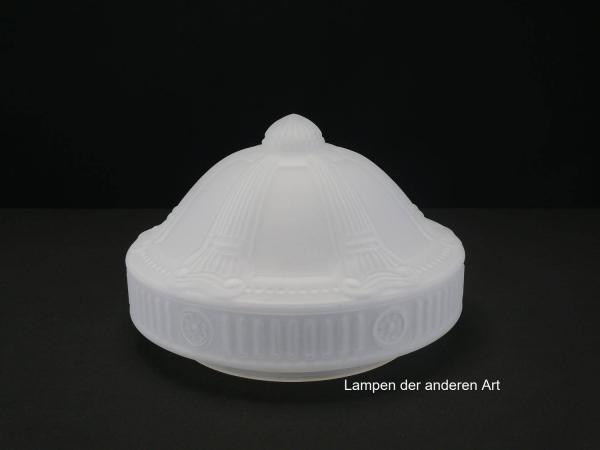 Jugendstil Lampenschirm, Kuppelglas grau satiniert, mit reliefierten historischen Elementen verziert, H: 19cm, D: 28cm, Griff-Rand: 20cm