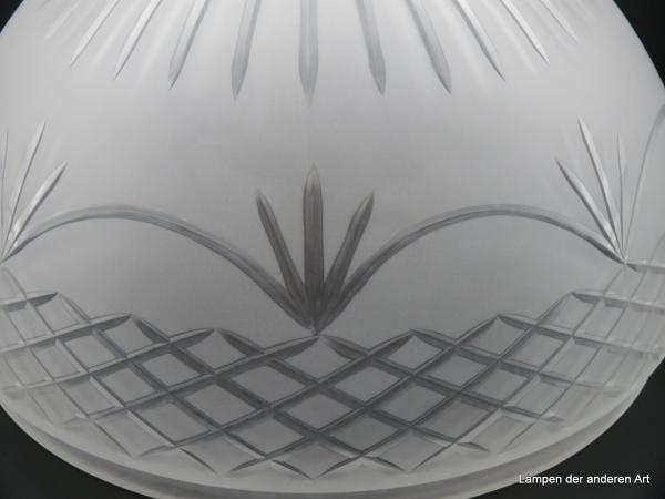Jugendstil Lampenschirm, Kristallschliff, halbrundes Glas mit aufwändiger Kerbschlifftechnik verziert, H:19cm, D:35cm, Griffrand: 35cm, Gewicht: 2,8kg Detail Schliff