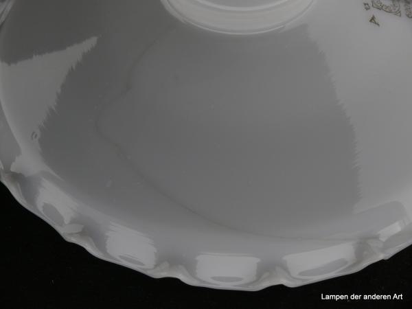 Jugendstil Lampenschirm gebraucht, gemarkt Autosit Schott&Gen. Jena, 620w, opal weißer Grund, herstellungsbedingter grauer Schlierstreifen im Dach, gezahnter Rand, Gaslampenschirm, Detail Glasschliere