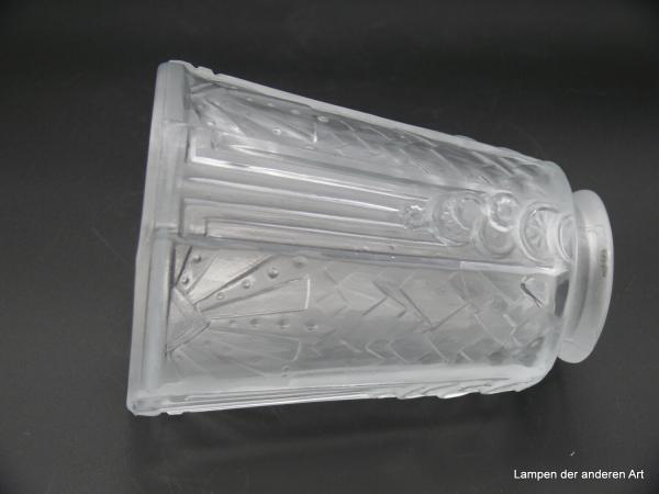 Art Deco Lampenschirm, Replik, Pressglas, Zylinder, weitet sich zum Schirmand hin, Wandung reliefiert, zweifach wechselndes Muster, Nostalgie Ersatzglas D: 11cm, H: 15cm, Glashalter Griffrand 6cm, nur für E14 oder Bajonettfassung, liegend