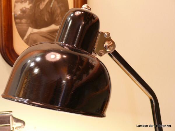 Klassik Tischleuchte im Industriedesign, Bolichwerke, tradionelle Handarbeit,  nach allen Seiten dreh- und schwenkbar, tiefschwarz lackiert, Textilkabel schwarz, Höhe 50cm, Detail Reflektor
