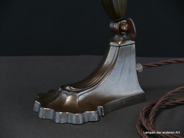 Jugendstil Nachttischleuchte verstellbar -restauriert - Gestell - Detail Fuß