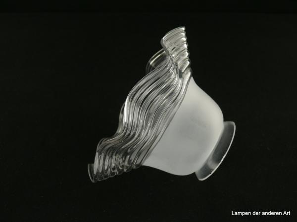 Jugendstil Lampenschirm gebraucht, Glas im Schaft satiniert, farbloses Klarglas im ausgestellten in Wellen gelegten Rand, Nostalgie Ersatzglas für alte Lampen D: 15cm, H: 9cm, Glashalterand Griffrand 6cm, liegend