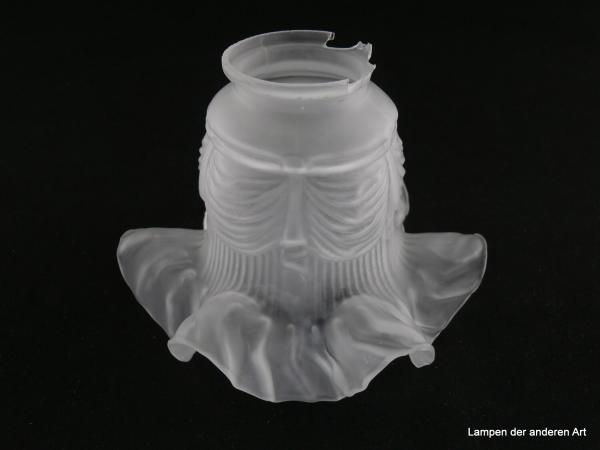 Jugendstil Lampenschirm gebraucht, satiniertes Glas, zylindrischer Hals, verziert mit aufgeworfenen Volants, gewölbter Rand in Falten, Nostalgie Ersatzglas für alte Lampen D: 15cm, H: 11cm, Detail ausgebrochener Griffrand 6cm