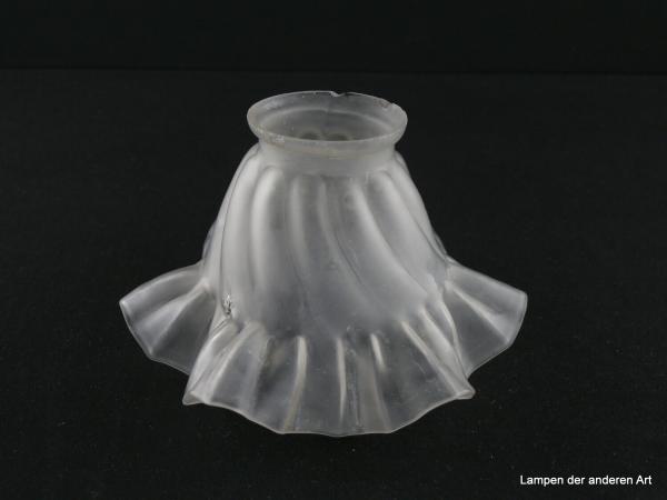 Jugendstil Lampenschirm gebraucht, Glas grau satiniert, leicht geweiteter Zylinder, verwundene Strukturoberfläche, Faltenrand, Nostalgie Ersatzglas für alte Lampen, D: 16,5cm, H: 10cm, Glashalterand Griffrand 6cm