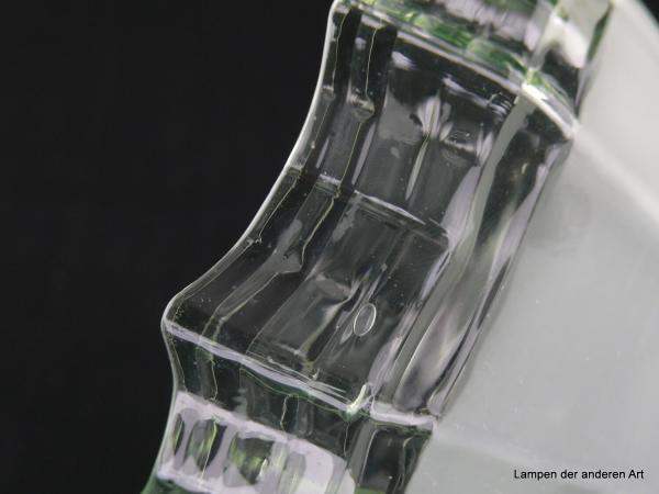 Jugendstil Lampenschirm gebraucht, Kegel glattes Glas eisglasartig geätzt, Farbe grünlich, durchsichtige Einfassung gestuft als Abschluss am unteren Rand, Nostalgie Ersatzglas, D: 13cm, H: 11cm, Griffrand 6cm, herstellungsbedingte Luftblasen