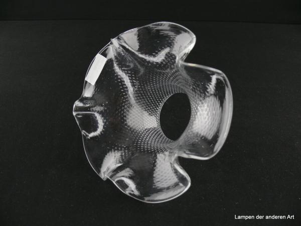 Jugendstil Lampenschirm gebraucht, Klarglas, Waffelmuster minimal erhaben, gewellter Rand glatt, fünffach gekniffen, Nostalgie Ersatzglas für alte Lampen, D: 15,5cm, H: 9cm, Glashalterand Griffrand 6cm, von unten
