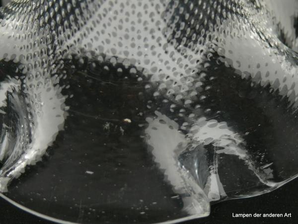 Jugendstil Lampenschirm gebraucht, Klarglas, Waffelmuster minimal erhaben, gewellter Rand glatt, fünffach gekniffen, Nostalgie Ersatzglas für alte Lampen, D: 15,5cm, H: 9cm, Glashalterand Griffrand 6cm, herstellungsbedingte Glaseinschlüsse