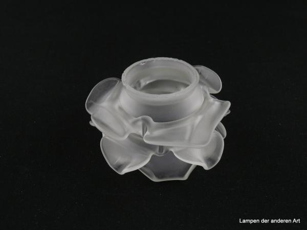 3-er Set Jugendstil Lampenschirm gebraucht, Glas grau satiniert, Nachahmung einer Rosenblüte, Blütenblätter kranzförmig am zylindrischen Körper angeordnet, Nostalgie Ersatzglas für alte Lampen, D: ca. 11cm, H: ca. 6cm, Glashalter Griffrand 6cm, einzeln