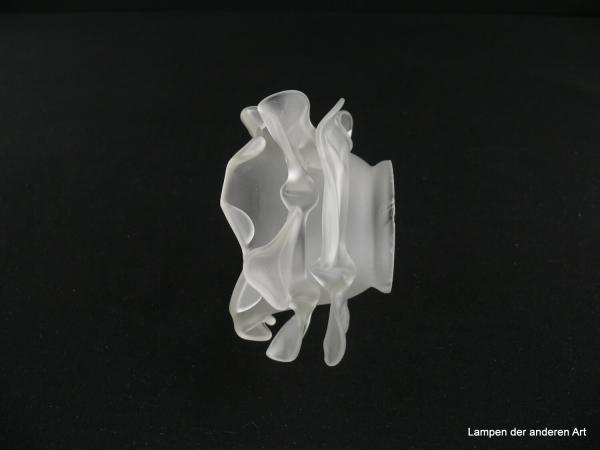 3-er Set Jugendstil Lampenschirm gebraucht, Glas grau satiniert, Nachahmung einer Rosenblüte, Blütenblätter kranzförmig am zylindrischen Körper angeordnet, Nostalgie Ersatzglas für alte Lampen, D: ca. 11cm, H: ca. 6cm, Glashalter Griffrand 6cm, seitlich