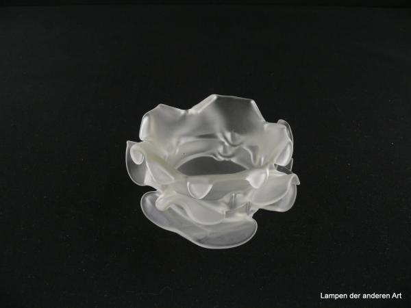 3-er Set Jugendstil Lampenschirm gebraucht, Glas grau satiniert, Nachahmung einer Rosenblüte, Blütenblätter kranzförmig am zylindrischen Körper angeordnet, Nostalgie Ersatzglas für alte Lampen, D: ca. 11cm, H: ca. 6cm, Glashalter Griffrand 6cm, liegend