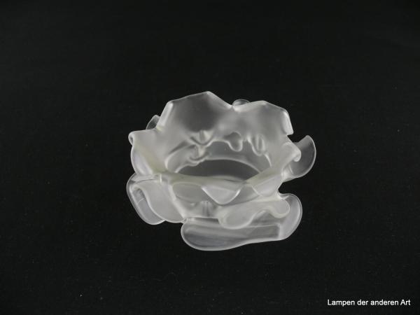 3-er Set Jugendstil Lampenschirm gebraucht, Glas grau satiniert, Nachahmung einer Rosenblüte, Blütenblätter kranzförmig am zylindrischen Körper angeordnet, Nostalgie Ersatzglas für alte Lampen, D: ca. 11cm, H: ca. 6cm, Glashalter Griffrand 6cm, von vorn