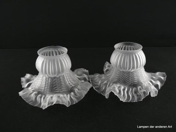 2-er Set Jugendstil Lampenschirm gebraucht, Glas grau satiniert, reliefiert, bauchige obere Wandungszone, weit schwingende ausgestellte untere Wandungszone, Nostalgie Ersatzglas für alte Lampen, D: ca. 16cm, H: ca. 10cm, Glashalter Griffrand 6cm