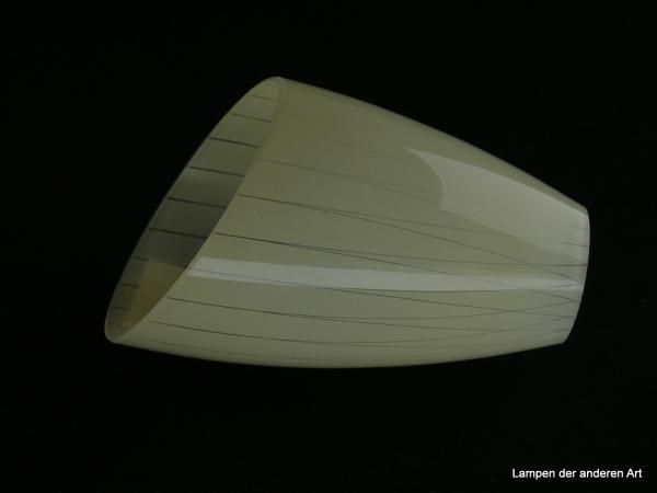 3-er Set Art Deco Lampenschirm, Schutenglas, gebraucht, runder Glaszylinder hellgelb, durchsichtige Streifen, Nostalgie Ersatzglas, schräg gemessen D: ca.9cm, lange Seite ca.13cm, kurze Seite ca. 9,5cm, ohne Griffrand Glashalter, Loch ca. 35mm, liegend