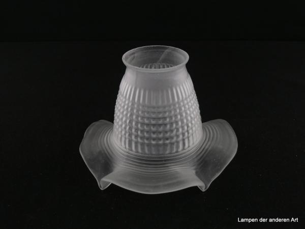 2-er Set Jugendstil Lampenschirm gebraucht, Glas grau satiniert, parallel angeordnete Profilstäbe, Rand zur Hälfte kanneliert und viermal gekerbt, Nostalgie Ersatzglas für alte Lampen, D: ca. 15cm, H: ca. 10,5cm, Griffrand 6cm, einzeln