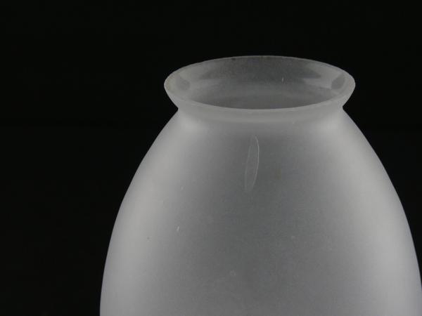 Jugendstil Lampenschirm gebraucht, Glas grau satiniert, Olivenform, glatte Wandung, im oberen Teil innen 1,5cm Kerbe, Nostalgie Ersatzschirm D: 10cm, H: 13cm, Glashalter Griffrand 6cm