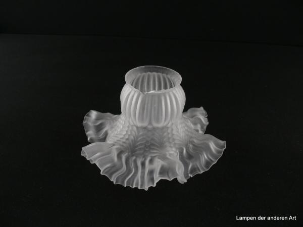 Jugendstil Lampenschirm gebraucht, Glas grau satiniert, stilisierte Blüte, reliefierte Oberfläche, Griffrand 6cm, zwei Chips am unteren Rand