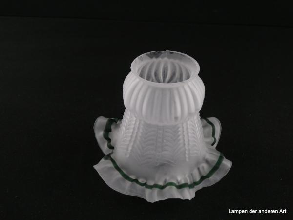 Jugendstil Lampenschirm gebraucht, floral geformter Glaskörper grau satiniert, Wandung in verschiedenen Oberflächenstrukturen, gewellter Rand, grüner Saum, Nostalgie Ersatzglas für alte Lampen, D: ca.14,5cm, H: ca.11cm, Glashalterand Griffrand 6cm