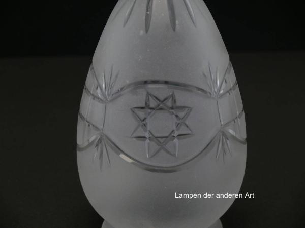 Jugendstil Lampenschirm gebraucht, im 3-er Set, Klarglas satiniert, Zapfenform, Wandungsmitte umlaufendes Schmuckband mit geschliffenen Ornamenten, Oktagrame und Quadrate im Wechsel, final Sternschliff, Detail Oktagram