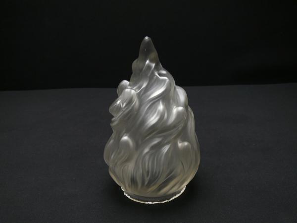 Jugendstil Lampenschirm gebraucht, Glas grau satiniert, stilisierte lodernde Flamme zapfenförmig geformt, reliefierte Oberfläche, Ersatzschirm H: 19cm, D: 11,5cm, Griffrand 8cm