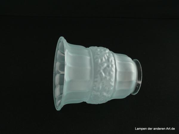 Jugendstil Lampenschirm gebraucht, Glas satiniert, eisblau, mittig reliefierter Reif stilisierte Eichenblätter, gerader Zylinder, Ersatzglas für alte Lampen, D: ca.11cm, H: ca.12cm, Glashalter Griffrand 6cm, liegend
